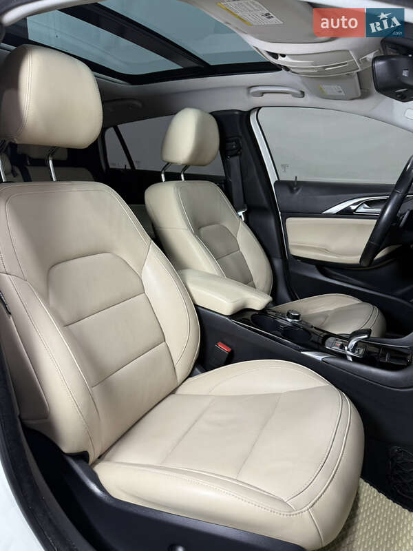 Позашляховик / Кросовер Infiniti QX30 2017 в Одесі