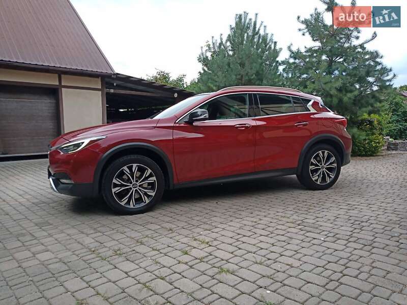 Внедорожник / Кроссовер Infiniti QX30 2016 в Хмельницком