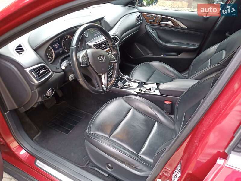 Внедорожник / Кроссовер Infiniti QX30 2016 в Хмельницком