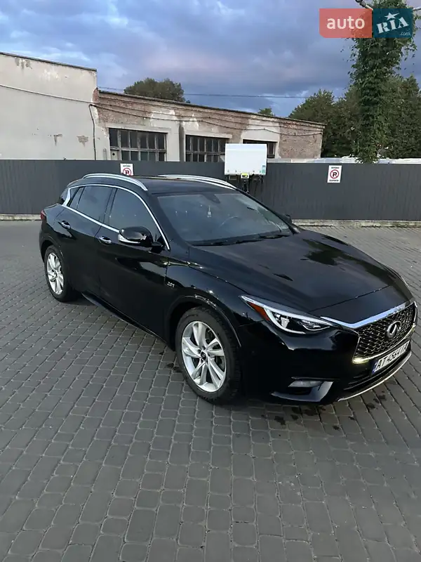 Infiniti QX30