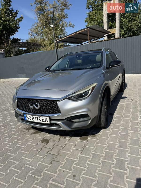 Внедорожник / Кроссовер Infiniti QX30 2016 в Тернополе