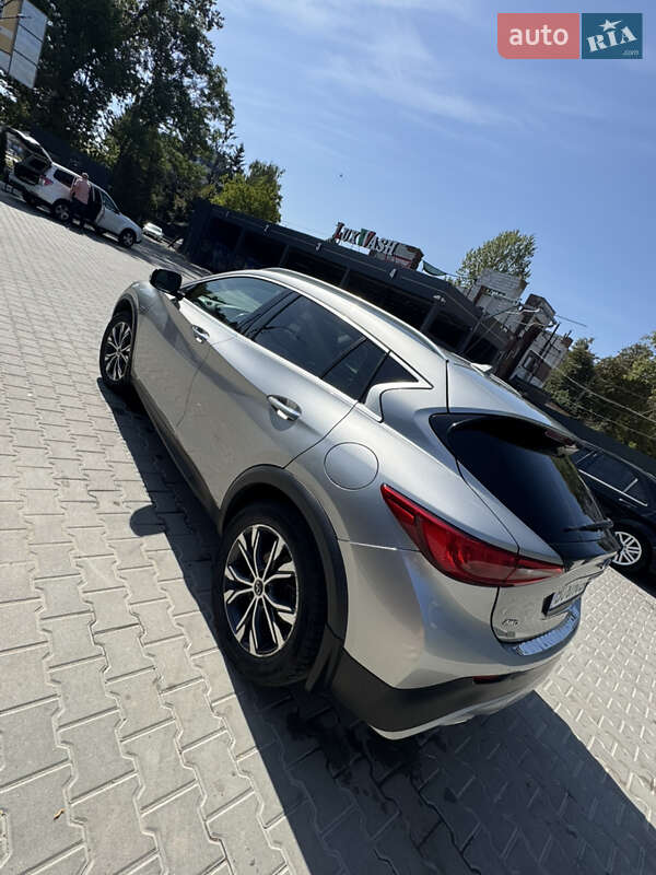 Внедорожник / Кроссовер Infiniti QX30 2016 в Тернополе