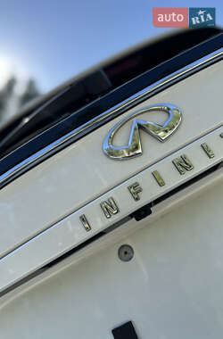 Внедорожник / Кроссовер Infiniti QX30 2017 в 