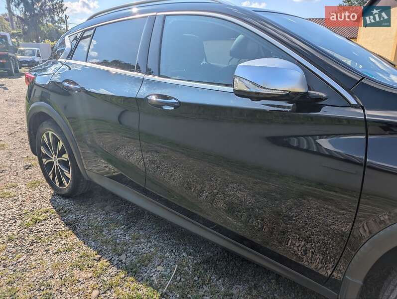 Внедорожник / Кроссовер Infiniti QX30 2016 в Ужгороде