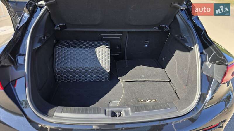 Внедорожник / Кроссовер Infiniti QX30 2017 в Кривом Роге