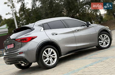 Внедорожник / Кроссовер Infiniti QX30 2016 в 