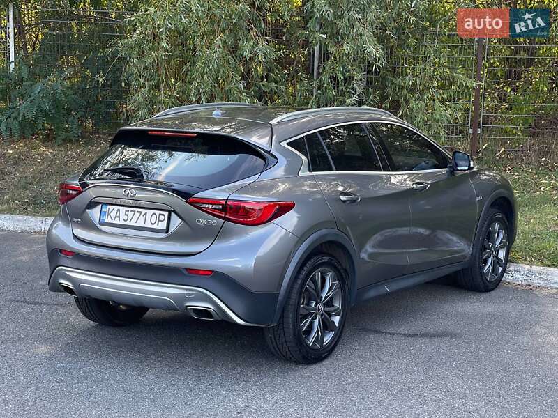 Позашляховик / Кросовер Infiniti QX30 2016 в Києві
