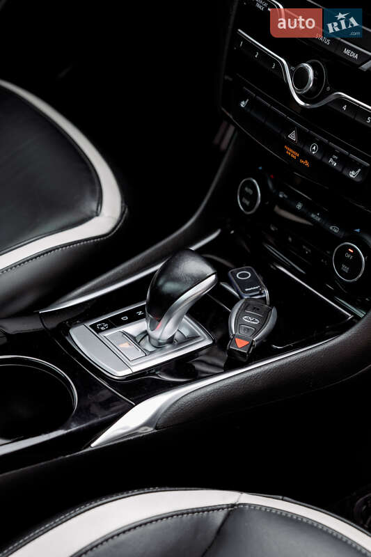 Внедорожник / Кроссовер Infiniti QX30 2016 в Днепре фото 24 Внедорожник / Кроссовер Infiniti QX30 2016 в Днепре