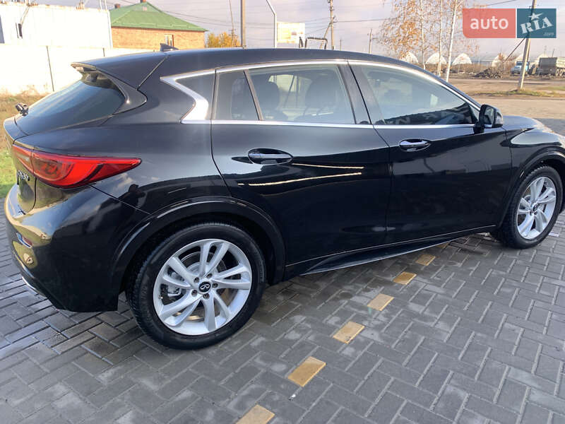 Внедорожник / Кроссовер Infiniti QX30 2017 в Васищево