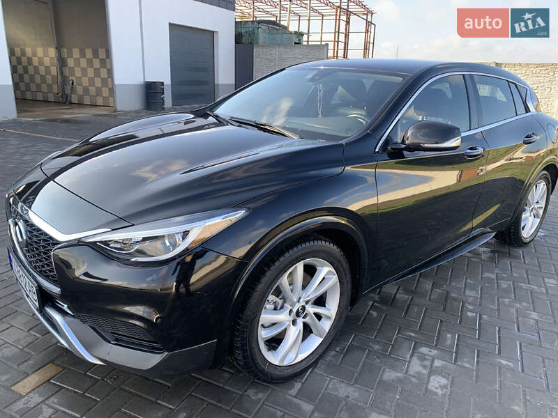 Внедорожник / Кроссовер Infiniti QX30 2017 в Васищево