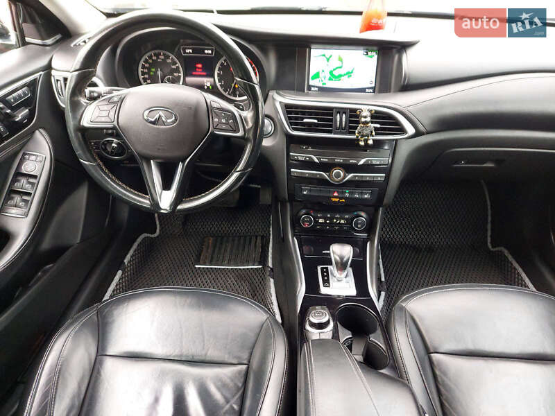 Позашляховик / Кросовер Infiniti QX30 2016 в Кременчуці