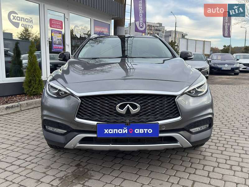 Позашляховик / Кросовер Infiniti QX30 2016 в Львові