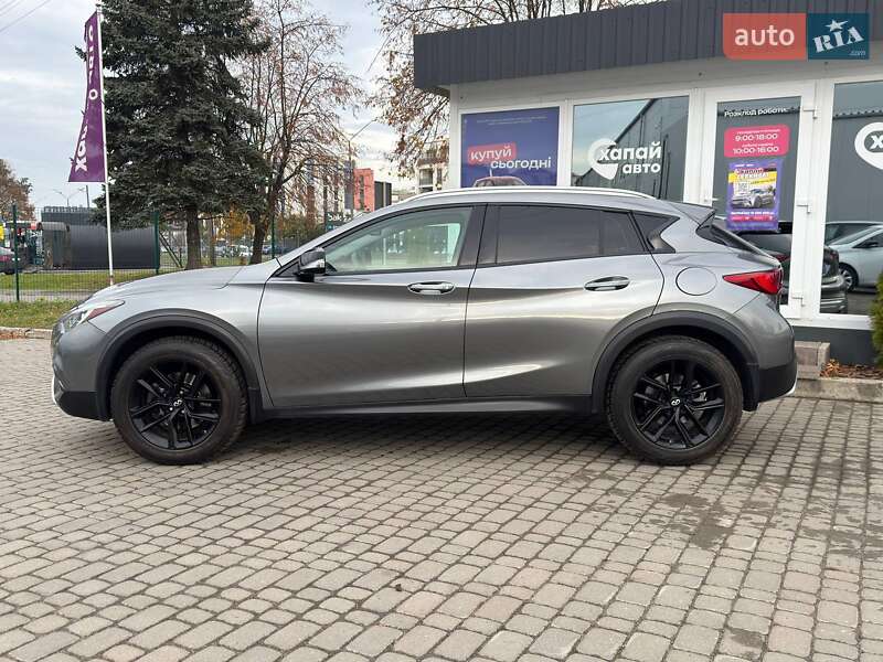 Позашляховик / Кросовер Infiniti QX30 2016 в Львові