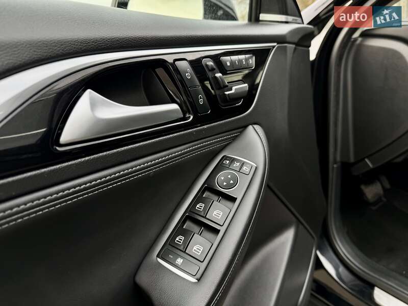 Позашляховик / Кросовер Infiniti QX30 2016 в Києві фото 16 Позашляховик / Кросовер Infiniti QX30 2016 в Києві