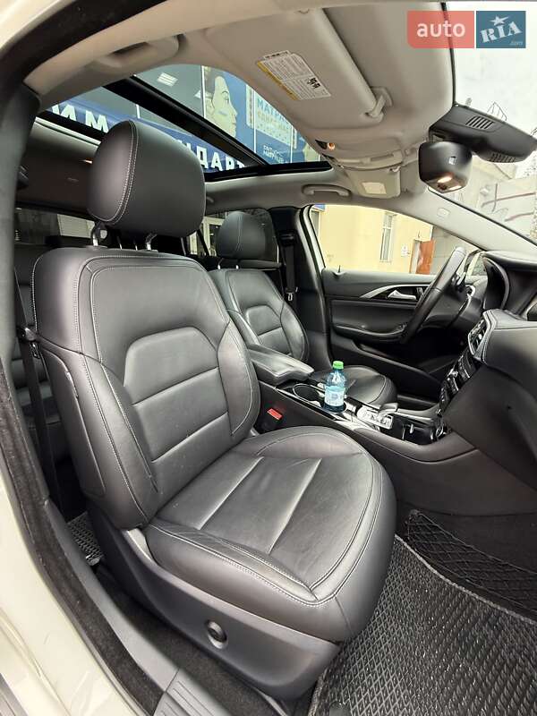 Внедорожник / Кроссовер Infiniti QX30 2017 в Одессе