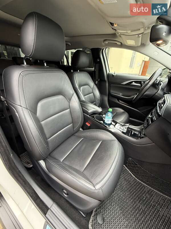 Внедорожник / Кроссовер Infiniti QX30 2017 в Одессе