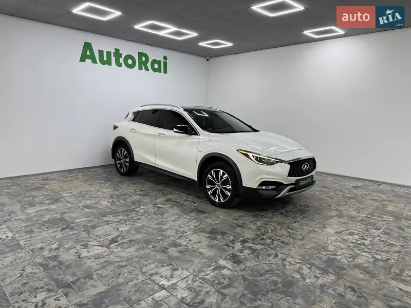 Infiniti QX30