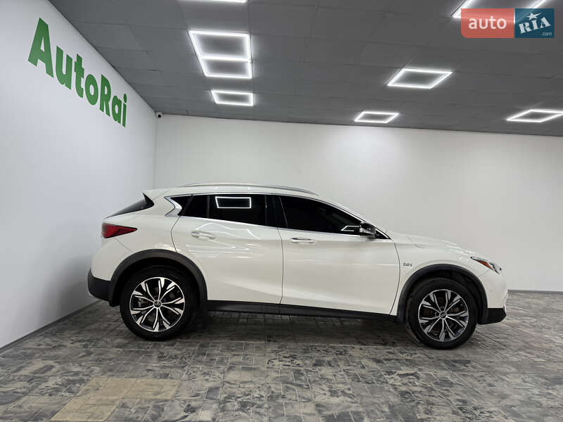 Внедорожник / Кроссовер Infiniti QX30 2016 в Одессе