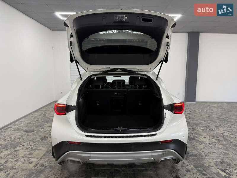 Внедорожник / Кроссовер Infiniti QX30 2016 в Одессе