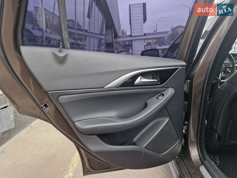 Позашляховик / Кросовер Infiniti QX30 2017 в Києві