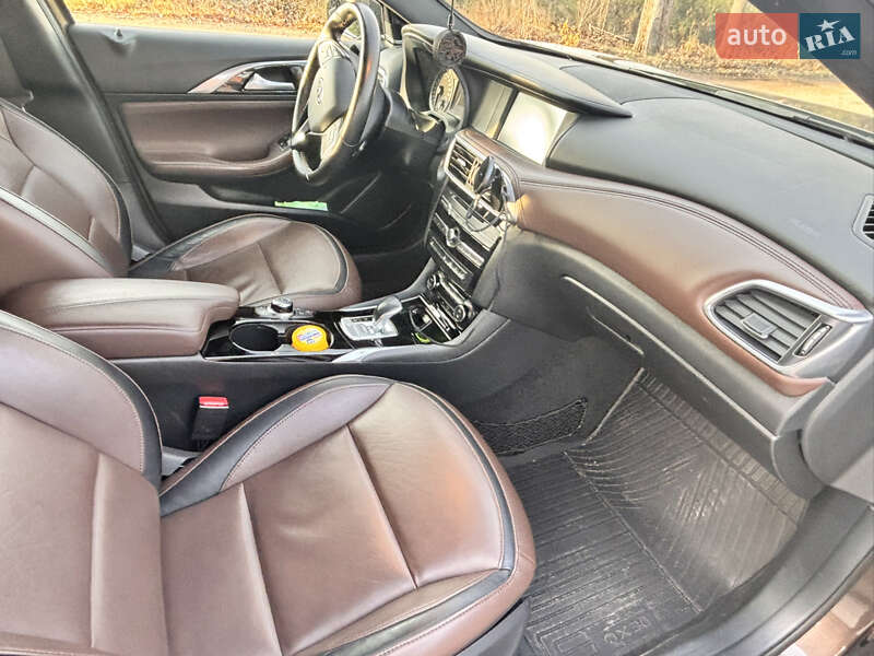 Внедорожник / Кроссовер Infiniti QX30 2018 в Житомире фото 5 Внедорожник / Кроссовер Infiniti QX30 2018 в Житомире