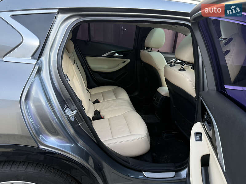 Внедорожник / Кроссовер Infiniti QX30 2016 в Измаиле фото 18 Внедорожник / Кроссовер Infiniti QX30 2016 в Измаиле