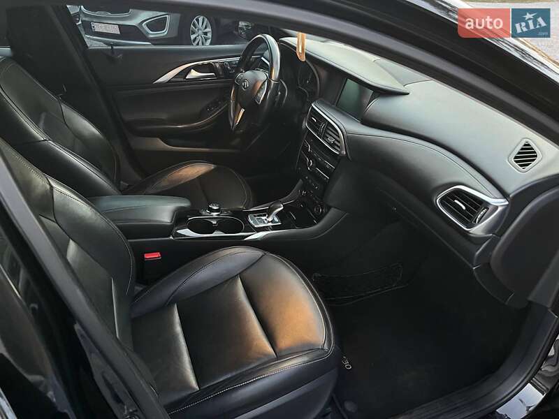 Внедорожник / Кроссовер Infiniti QX30 2016 в Днепре фото 3 Внедорожник / Кроссовер Infiniti QX30 2016 в Днепре