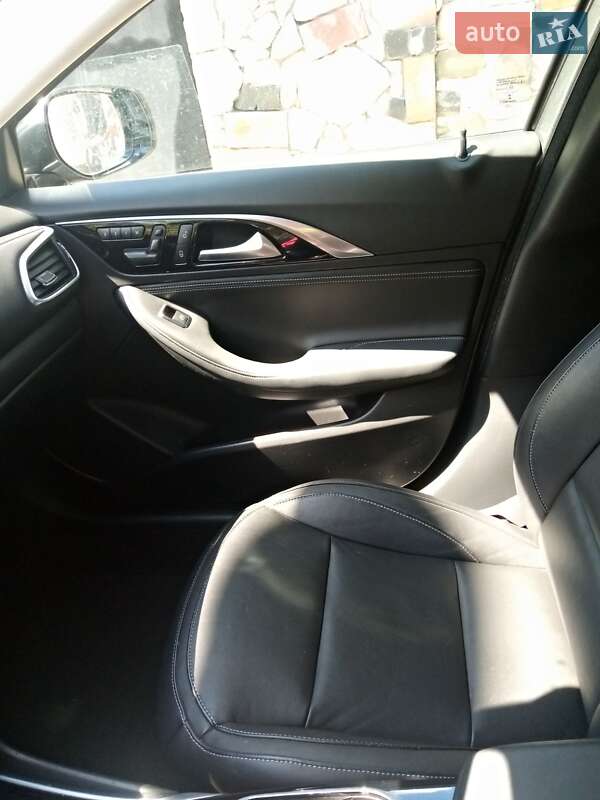 Внедорожник / Кроссовер Infiniti QX30 2017 в Львове