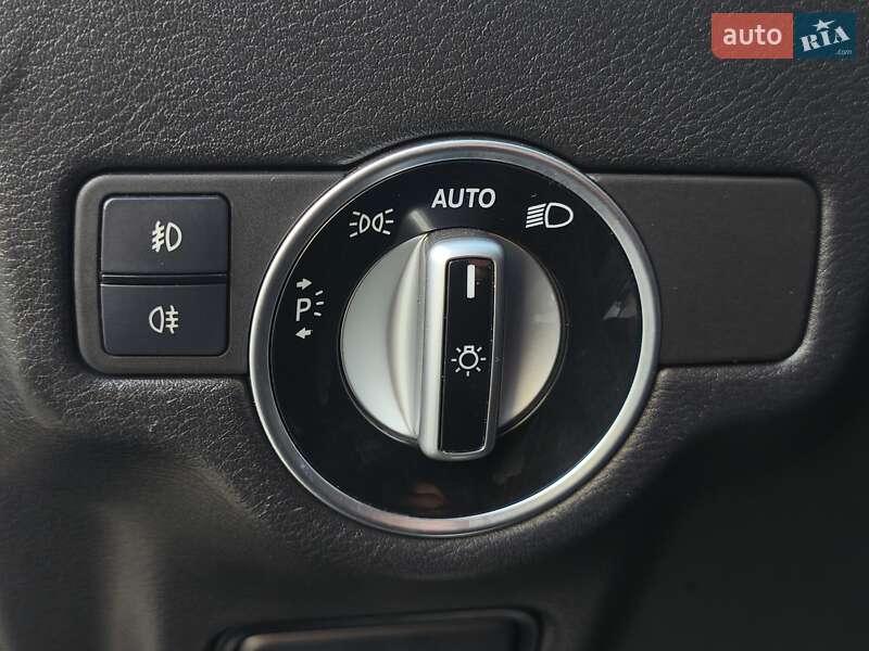 Внедорожник / Кроссовер Infiniti QX30 2016 в Днепре фото 17 Внедорожник / Кроссовер Infiniti QX30 2016 в Днепре