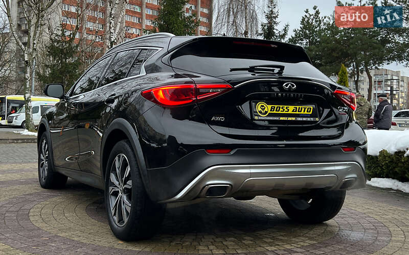 Внедорожник / Кроссовер Infiniti QX30 2016 в Львове