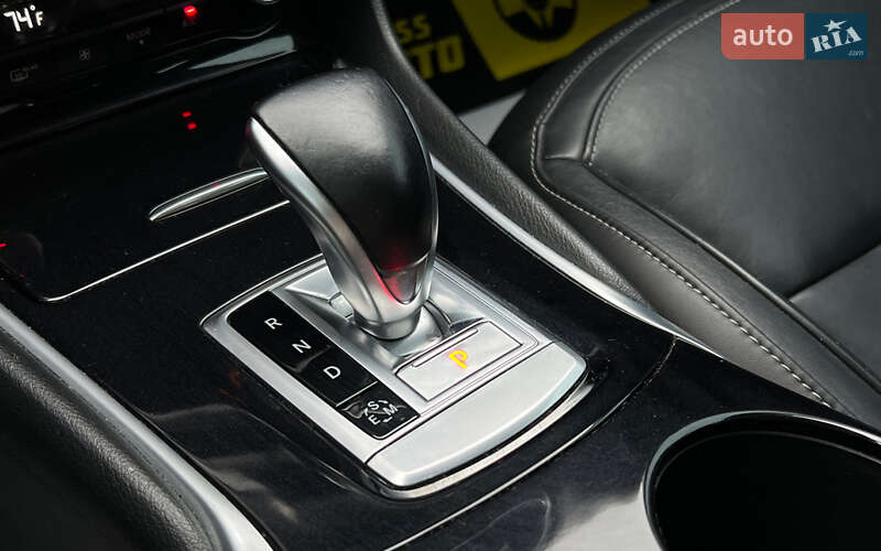 Внедорожник / Кроссовер Infiniti QX30 2016 в Львове