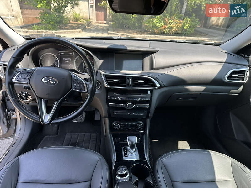 Внедорожник / Кроссовер Infiniti QX30 2016 в Одессе