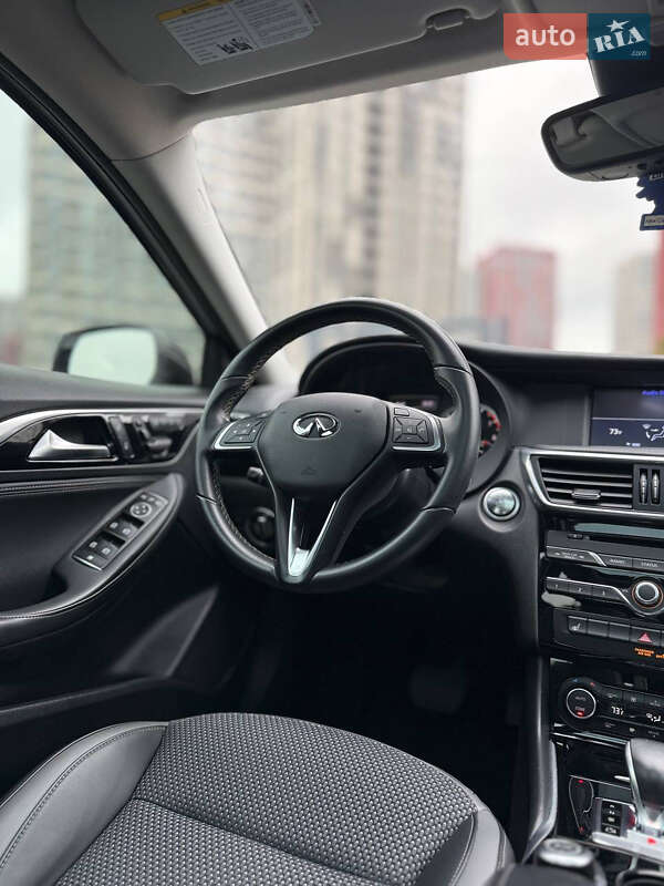 Внедорожник / Кроссовер Infiniti QX30 2018 в Киеве