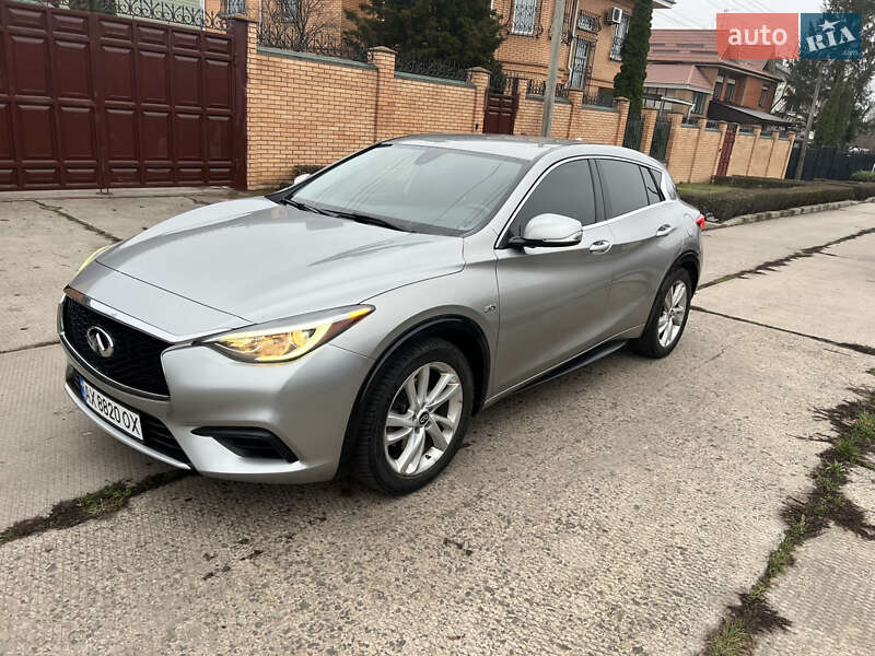 Infiniti QX30 2016