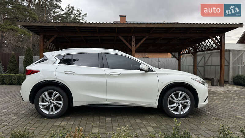 Внедорожник / Кроссовер Infiniti QX30 2017 в Киеве