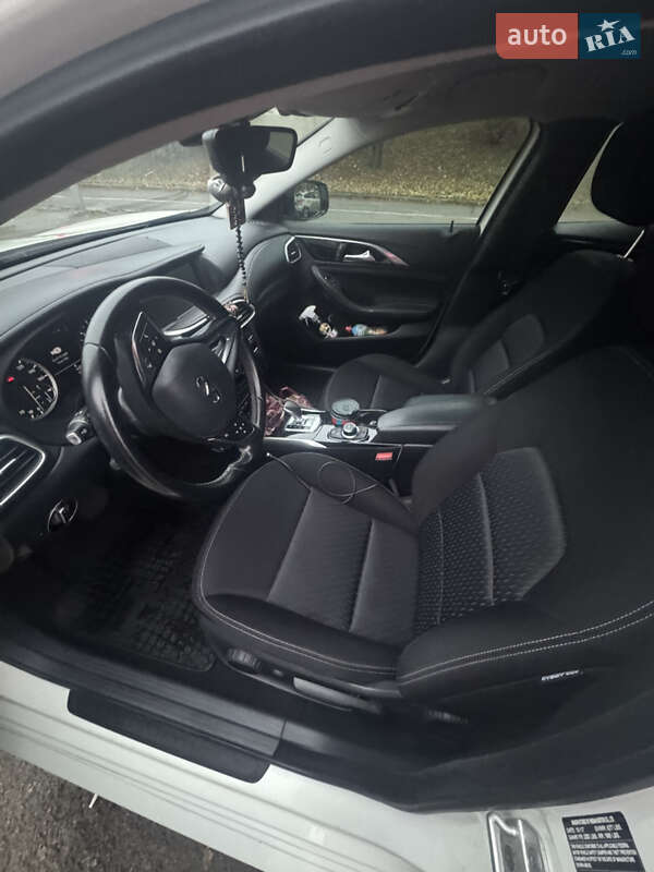 Внедорожник / Кроссовер Infiniti QX30 2017 в Киеве