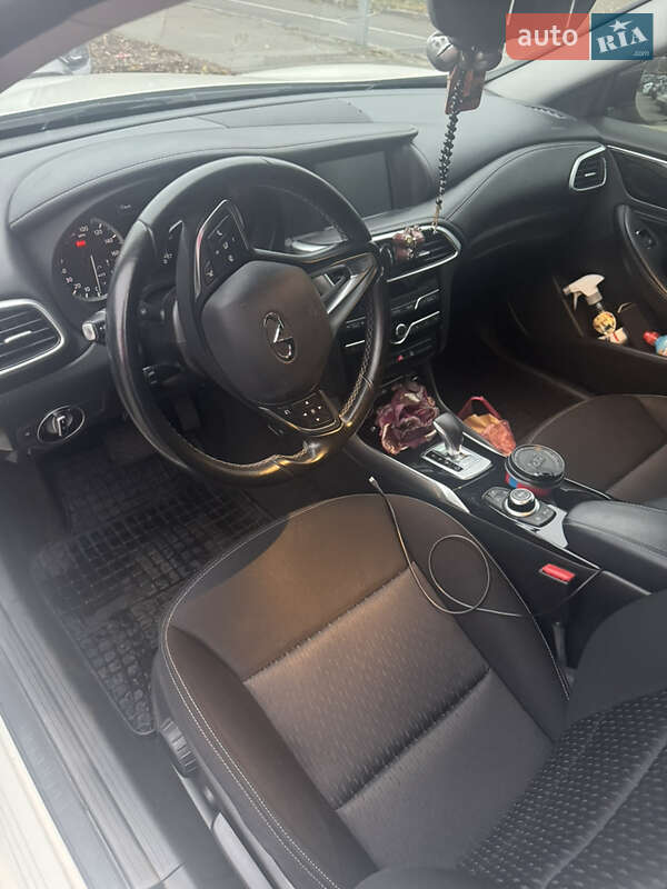 Внедорожник / Кроссовер Infiniti QX30 2017 в Киеве