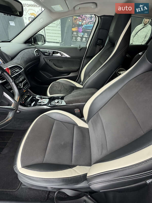 Внедорожник / Кроссовер Infiniti QX30 2016 в Днепре