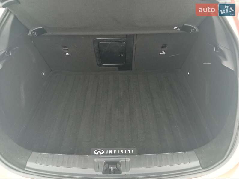 Внедорожник / Кроссовер Infiniti QX30 2018 в Конотопе