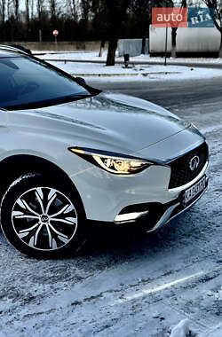 Внедорожник / Кроссовер Infiniti QX30 2016 в Киеве