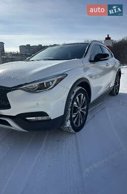 Позашляховик / Кросовер Infiniti QX30 2017 в Тернополі
