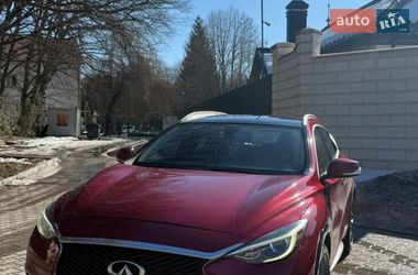 Позашляховик / Кросовер Infiniti QX30 2016 в Тернополі