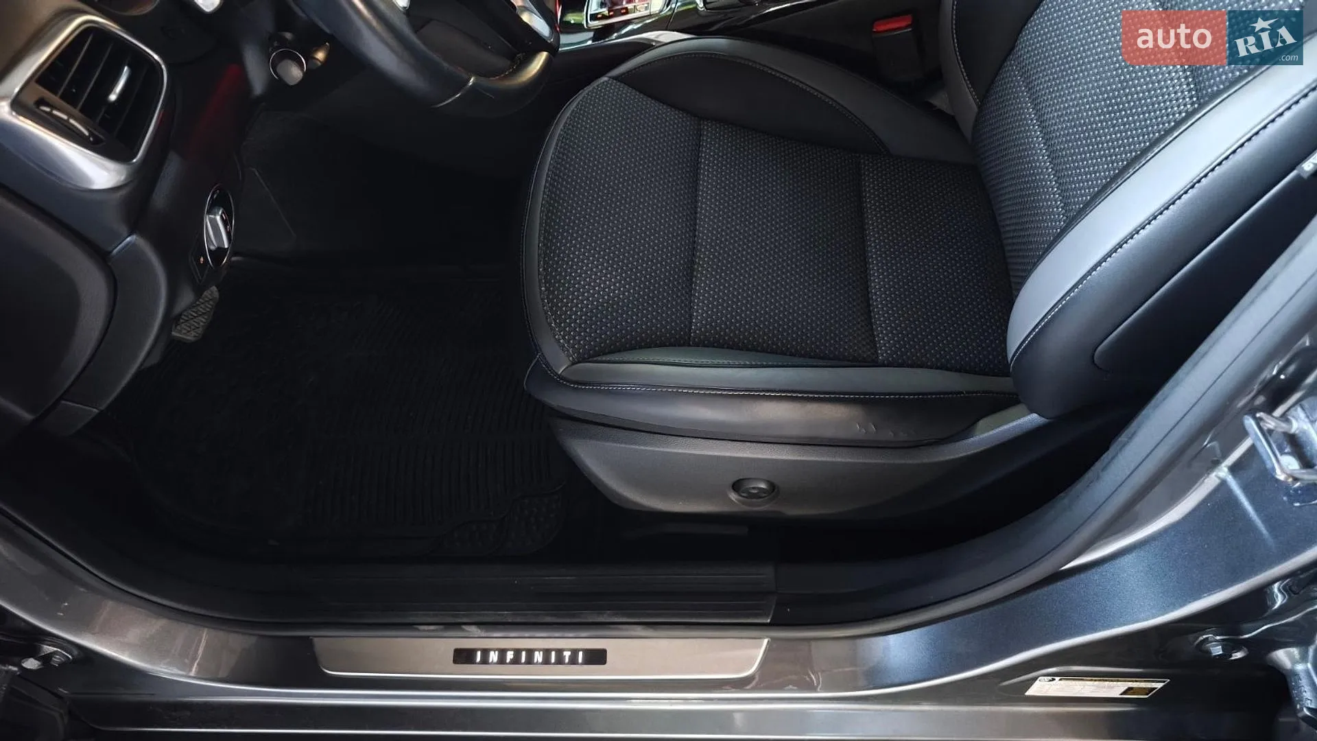 2018 Infiniti QX30 - мініатюра 12