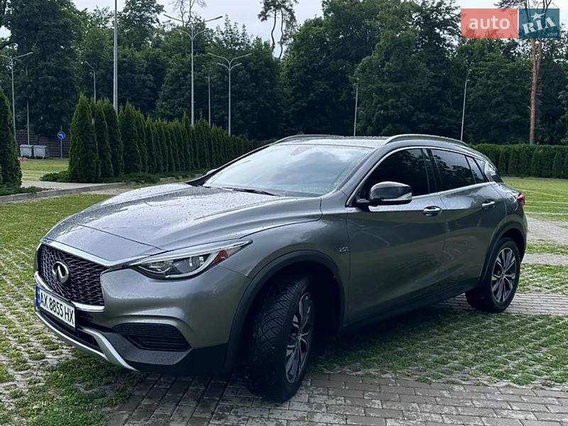 Infiniti QX30