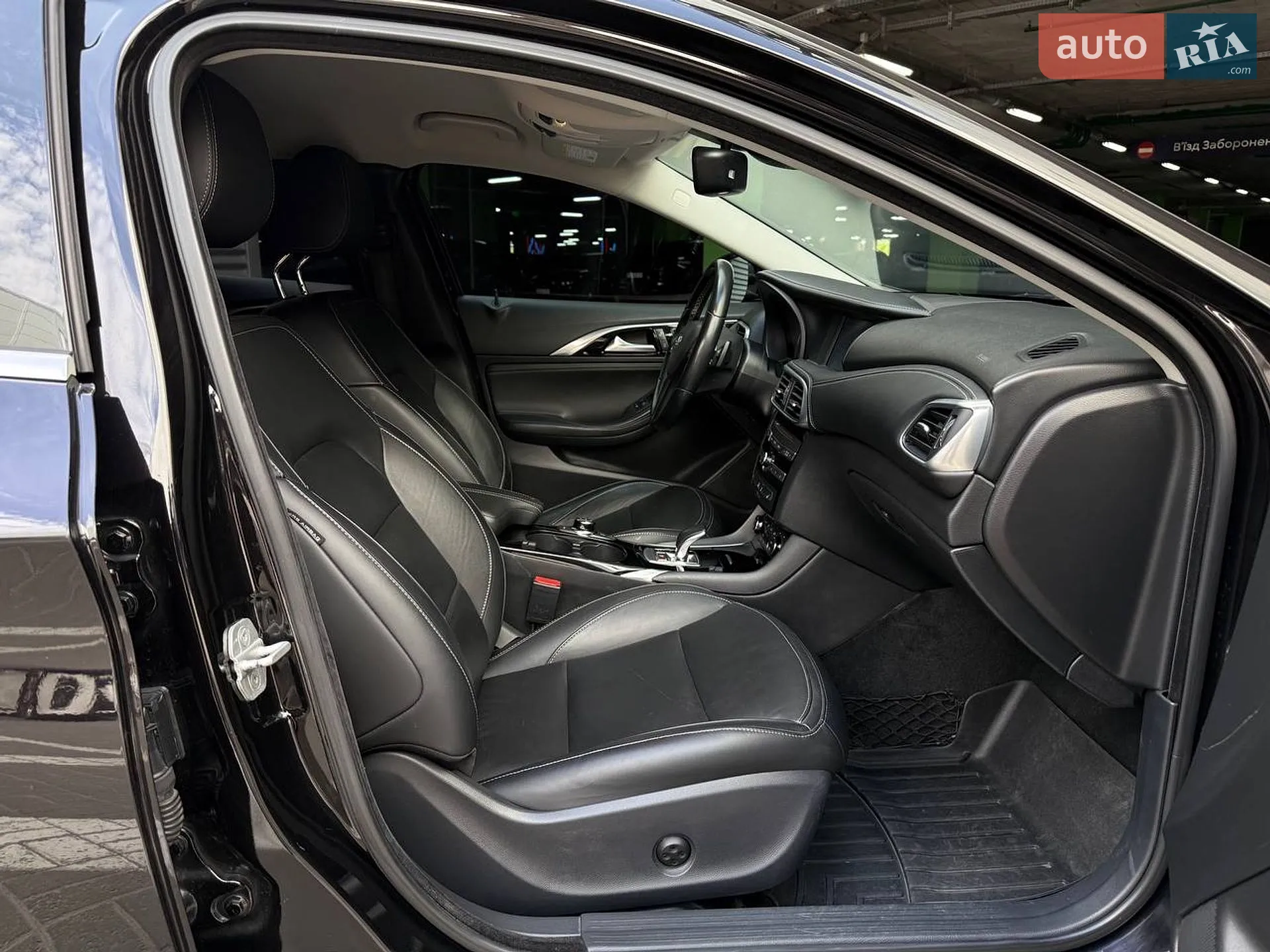 2017 Infiniti QX30 - мініатюра 14