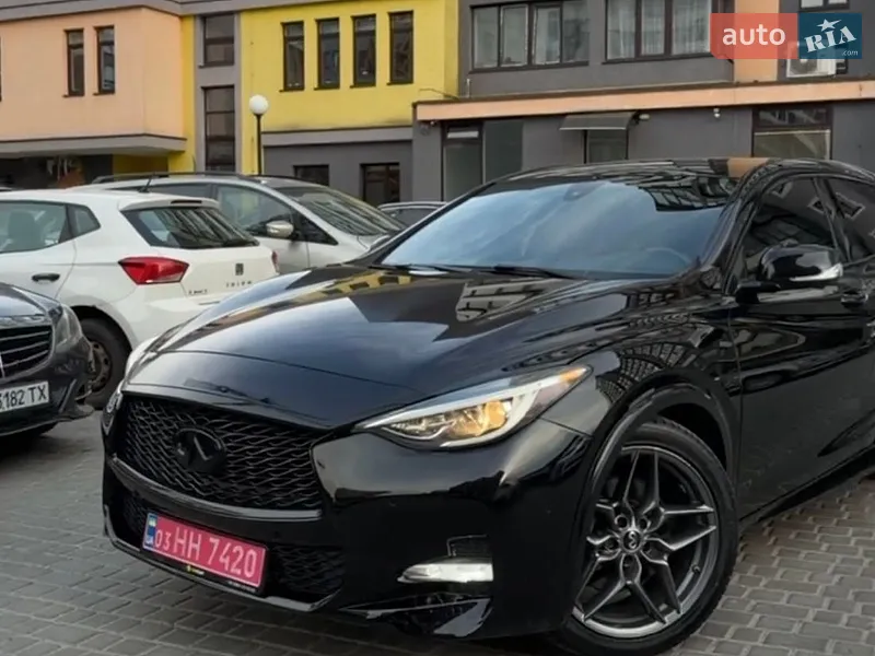 Infiniti QX30