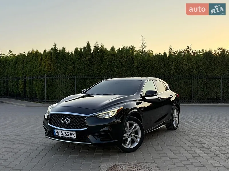 Infiniti QX30