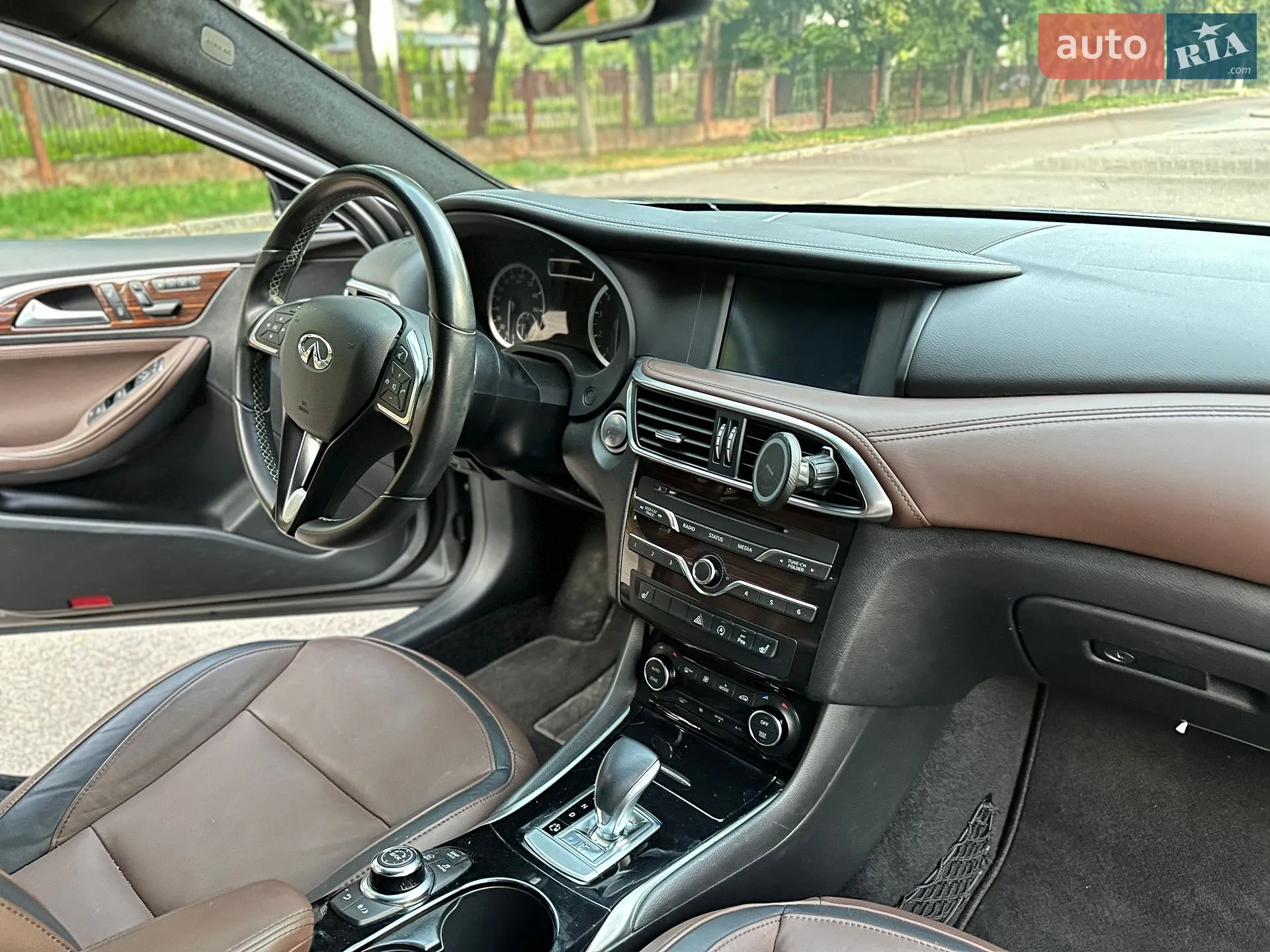 2017 Infiniti QX30 - мініатюра 11