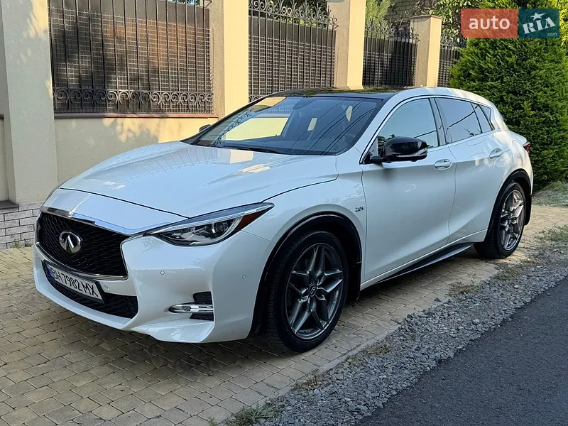 Infiniti QX30