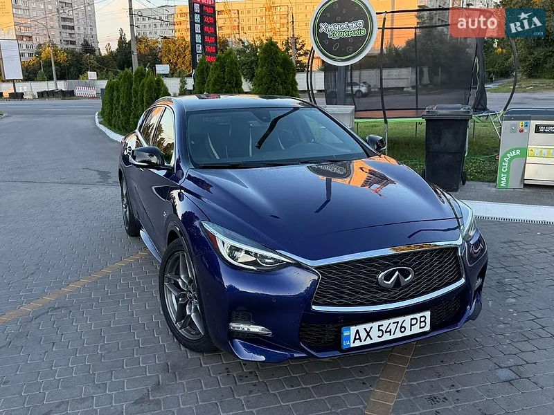 Infiniti QX30